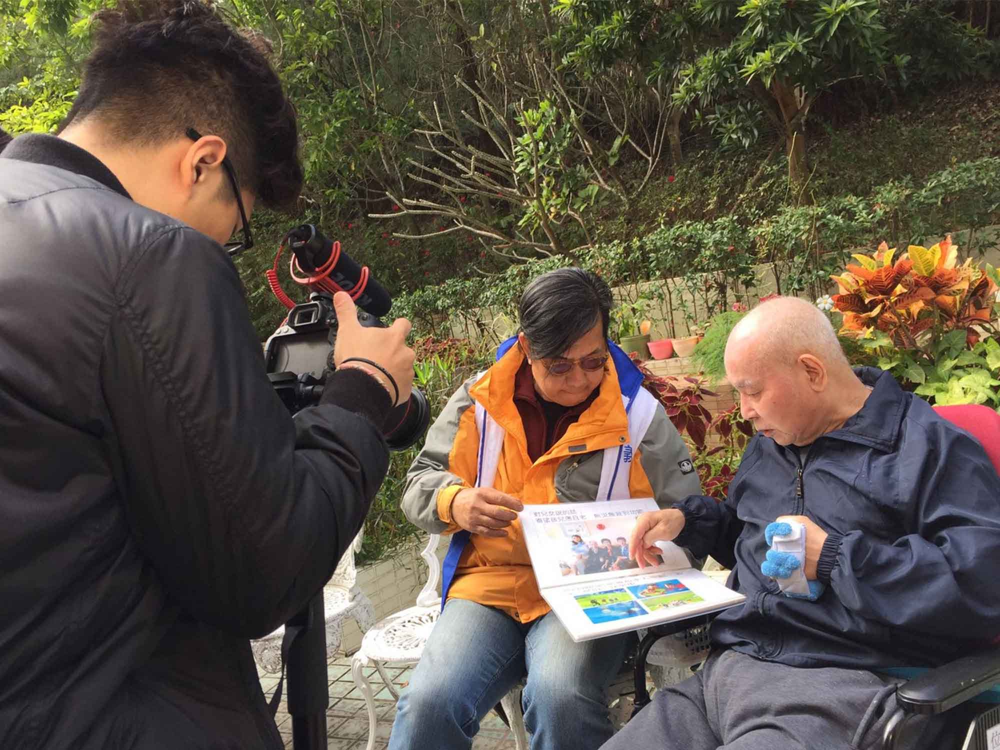 business promotion 商業宣傳 Video Production 影片製作 business promotion 商業宣傳 Professional Photography 專業攝影